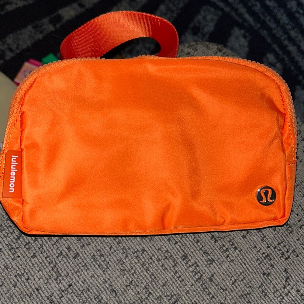 Lululemon fany pack
